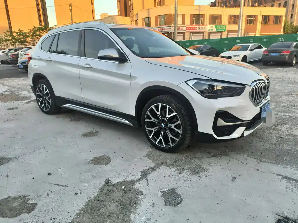 BMW BMW X1 2021 xDrive25Li Exclusive 2020 - thumbnail 3