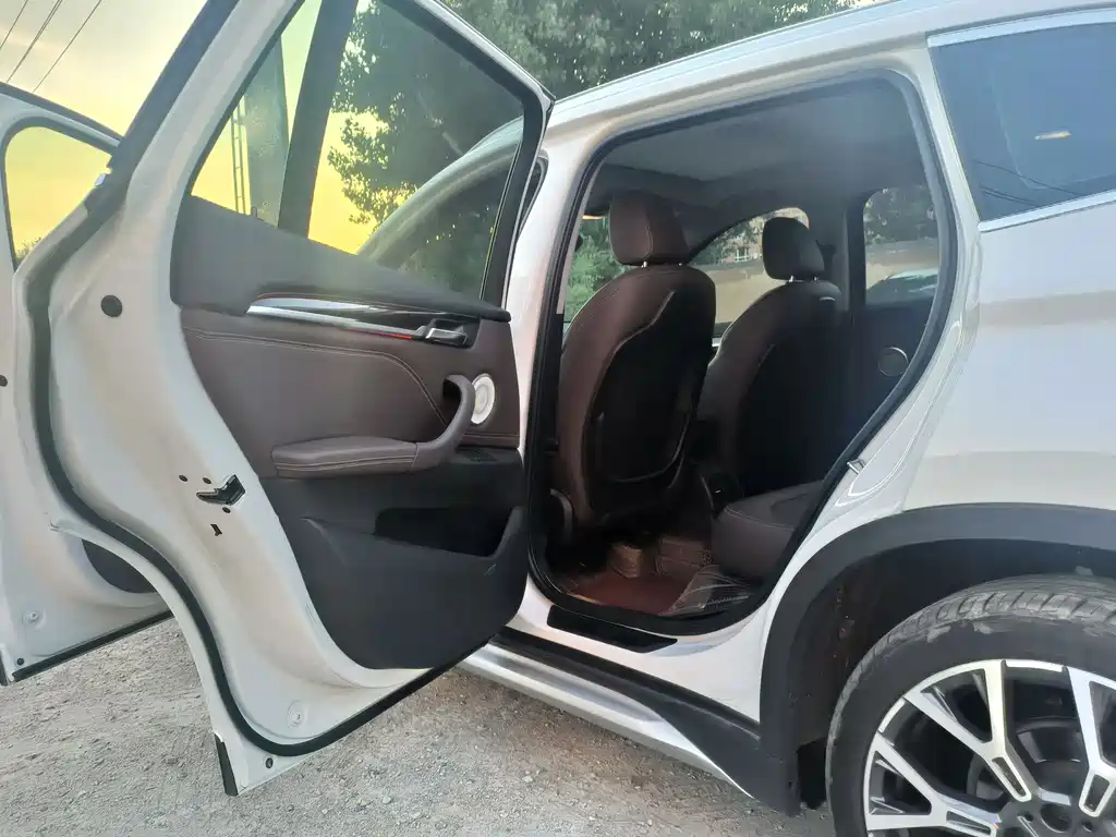 BMW BMW X1 2021 xDrive25Li Exclusive 2020 - thumbnail 6