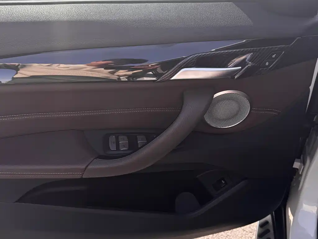 BMW BMW X1 2021 sDrive25Li Leading Edition 2020 - thumbnail 9