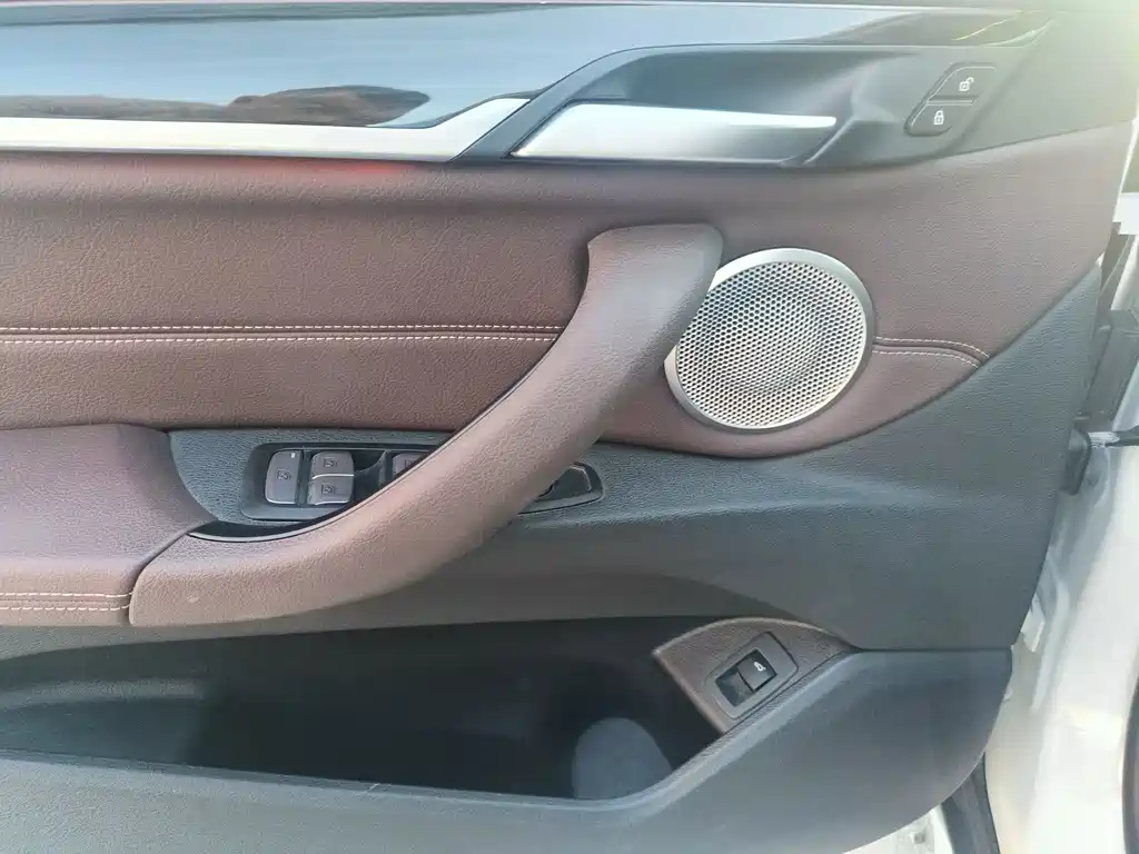 BMW BMW X1 2021 xDrive25Li Exclusive 2020 - thumbnail 8