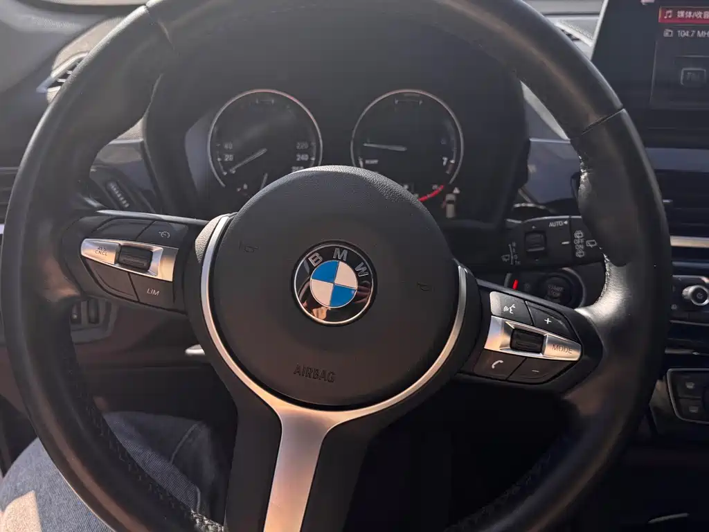 BMW BMW X1 2021 sDrive25Li Leading Edition 2020 - thumbnail 12