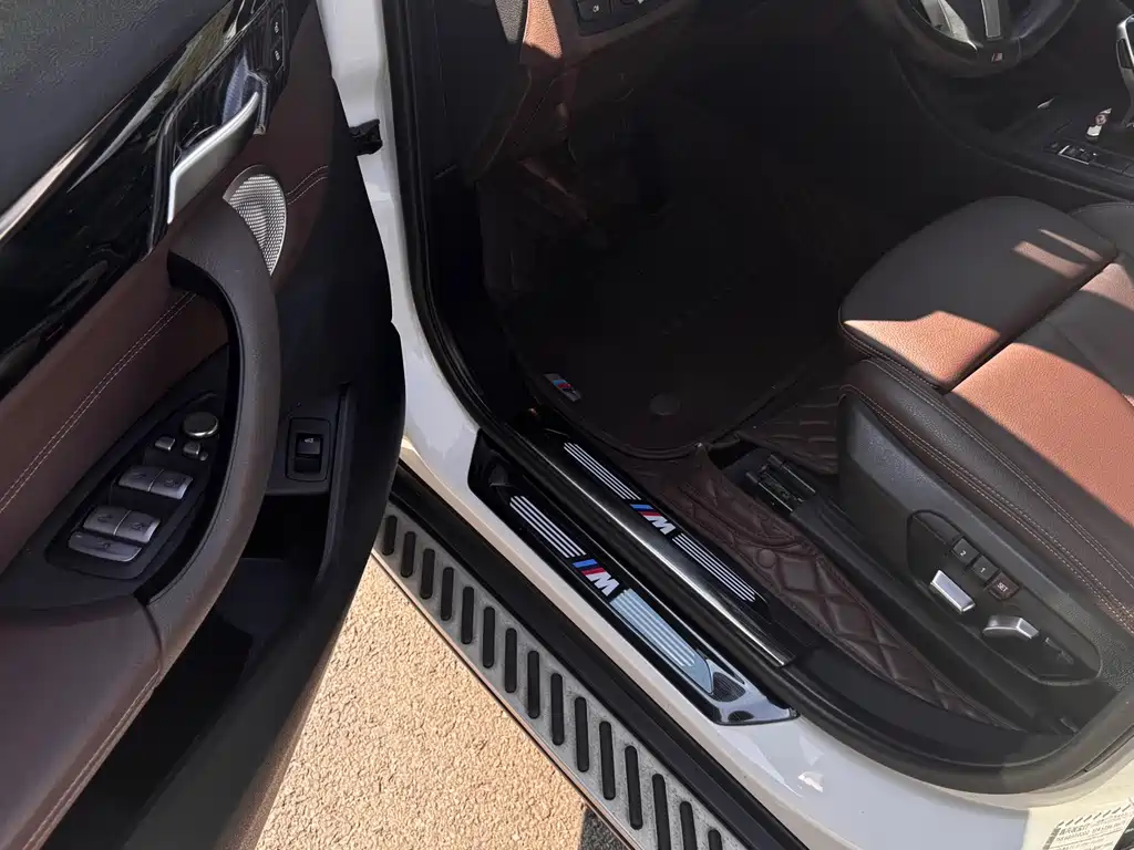 BMW BMW X1 2021 sDrive25Li Leading Edition 2020 - thumbnail 13