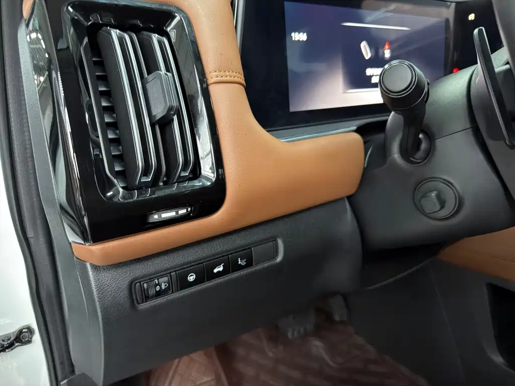 Nissan Nissan Pathfinder 2024 380VC-TURBO AWD Smart Premium Edition 6-Seater 2024 - thumbnail 6