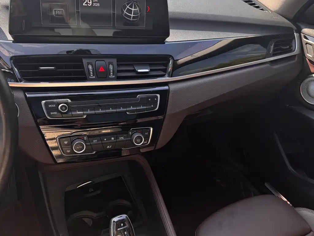 BMW BMW X1 2021 sDrive25Li Leading Edition 2020 - thumbnail 14