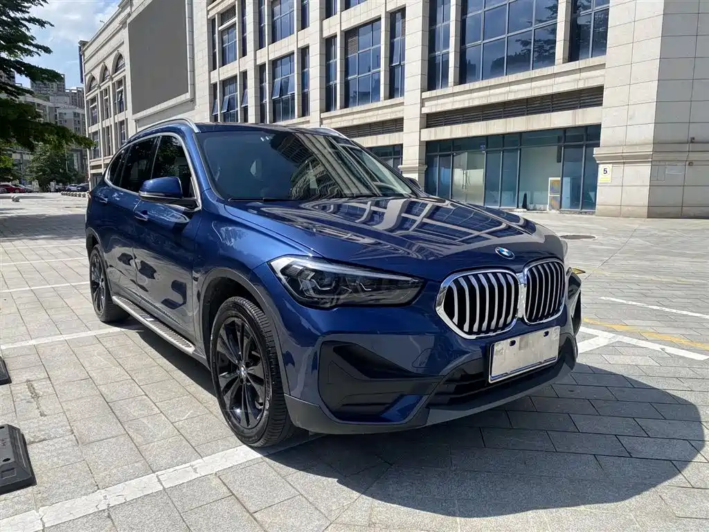 BMW BMW X1 2022 sDrive20Li Fashion Edition 2021 - thumbnail 3