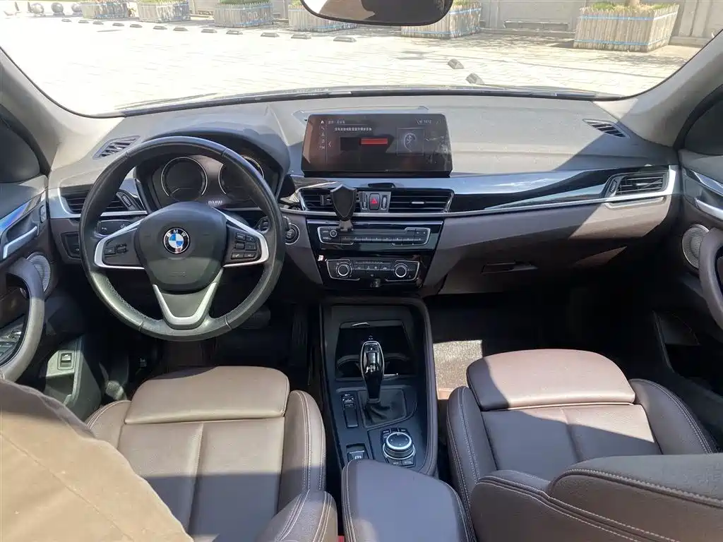 BMW BMW X1 2022 sDrive20Li Fashion Edition 2021 - thumbnail 5