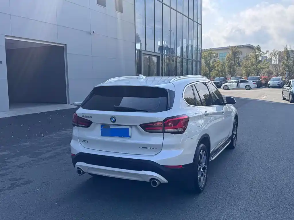 BMW BMW X1 2021 sDrive25Li Leading Edition 2020 - thumbnail 17