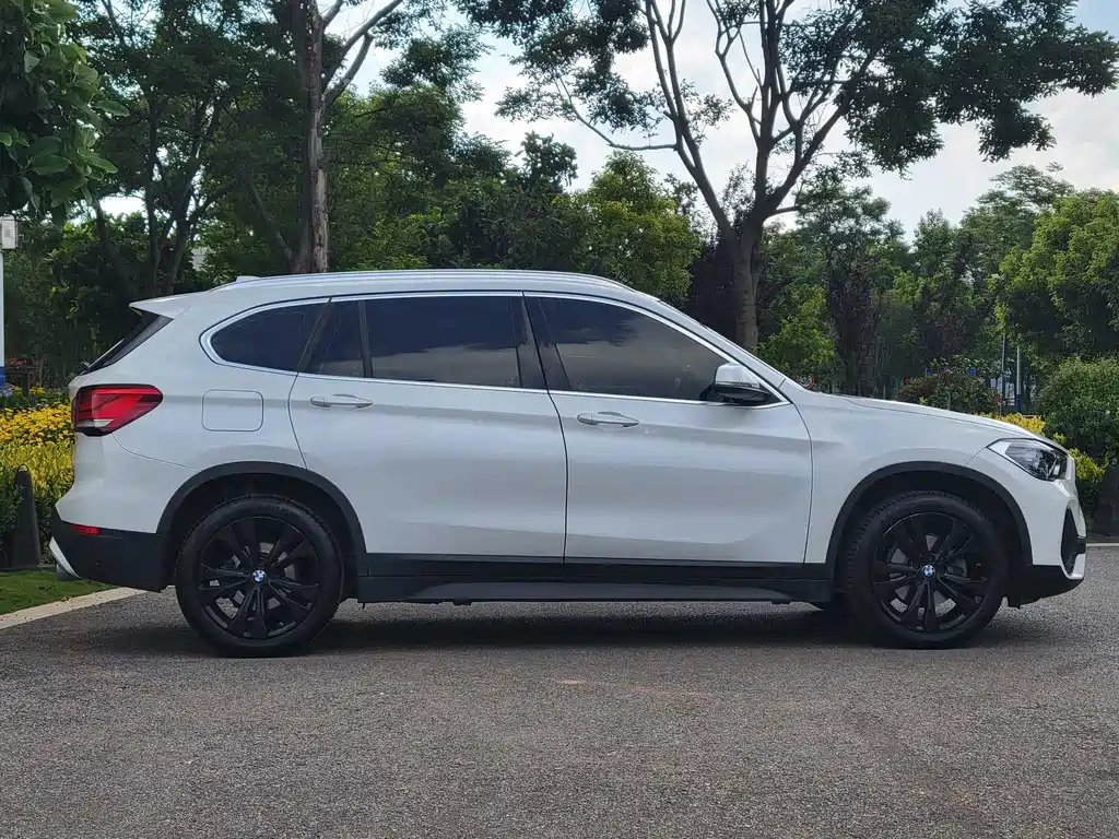 BMW BMW X1 2021 sDrive20Li Fashion Edition 2021 - thumbnail 21