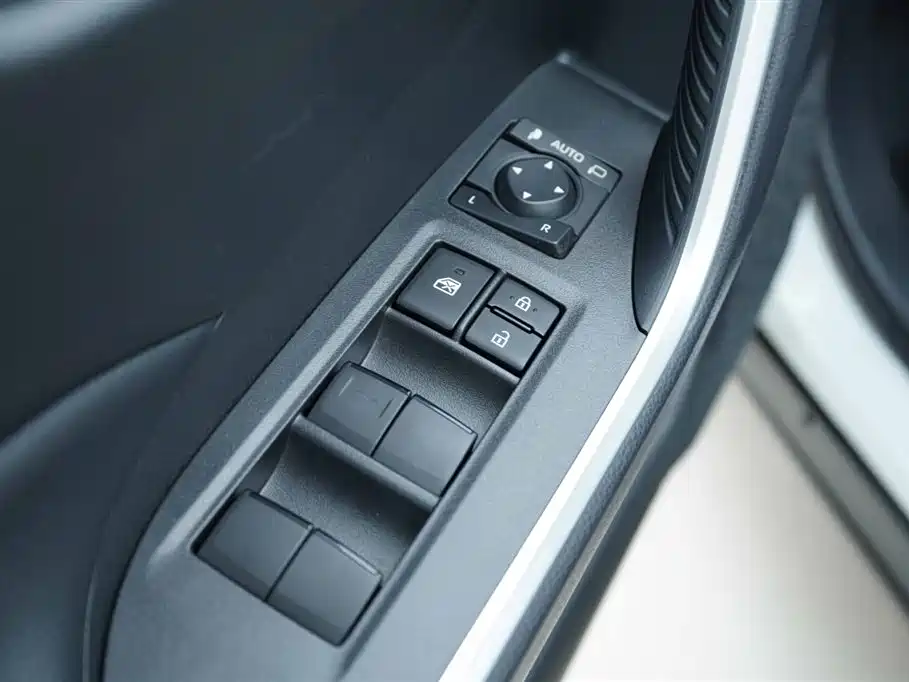 Toyota Wildlander 2.0L CVT FWD Leading 2023 - thumbnail 11