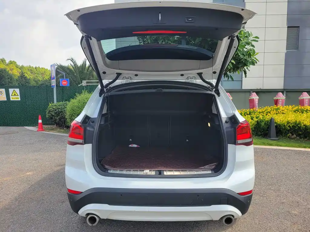 BMW BMW X1 2021 sDrive20Li Fashion Edition 2021 - thumbnail 25