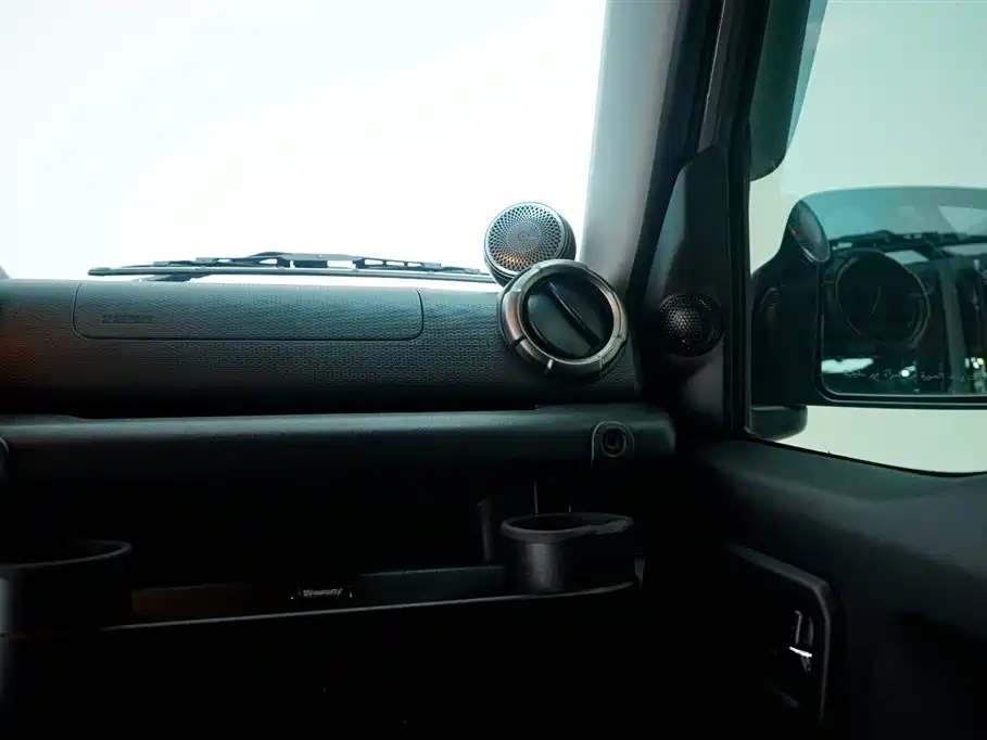 Suzuki Jimny (Import) 2025 1.5L GLX 3-Door 2025 - thumbnail 9