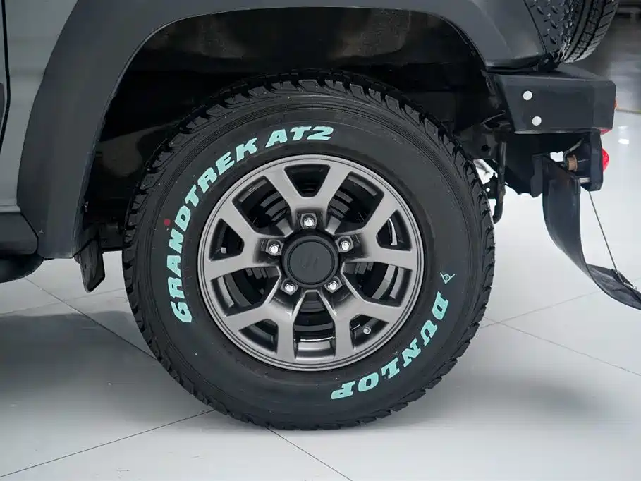 Suzuki Jimny (Import) 2025 1.5L GLX 3-Door 2025 - thumbnail 12