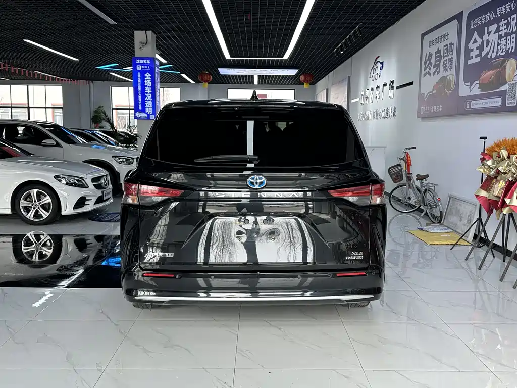 Toyota Sienna 2023 2.5L Hybrid Luxury Edition 2022 - thumbnail 8