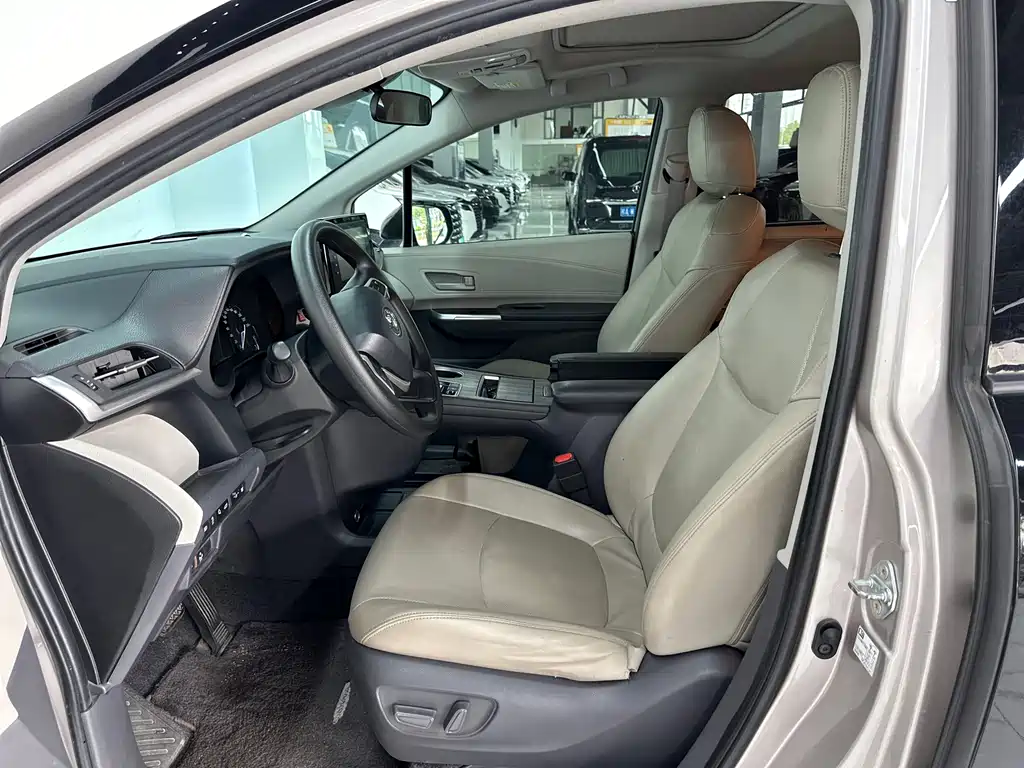 Toyota Sienna 2023 2.5L Hybrid Comfort Edition 2022 - thumbnail 9
