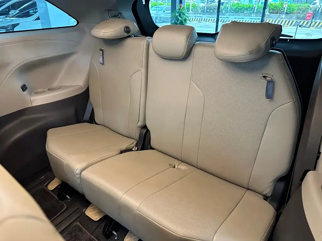 Toyota Sienna 2023 2.5L Hybrid Comfort Edition 2022 - thumbnail 11