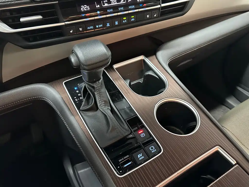 Toyota Sienna 2023 2.5L Hybrid Comfort Edition 2022 - thumbnail 16