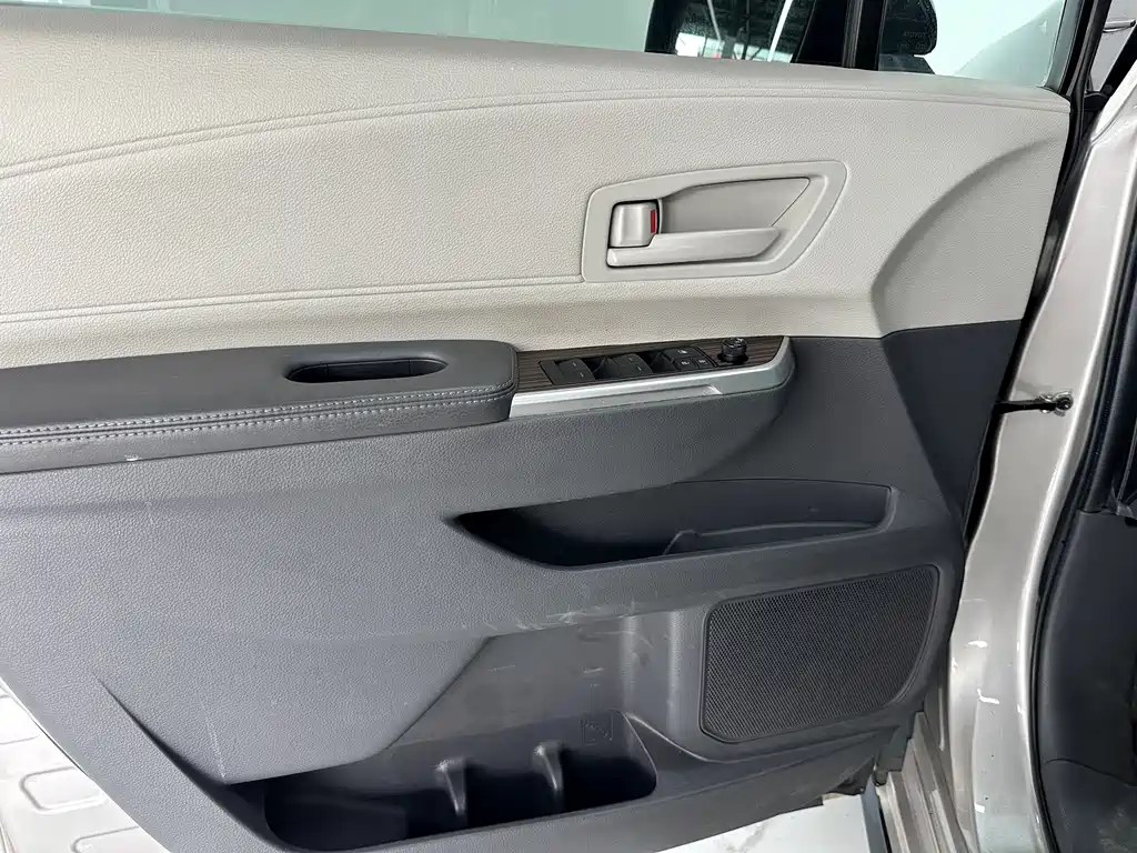 Toyota Sienna 2023 2.5L Hybrid Comfort Edition 2022 - thumbnail 17