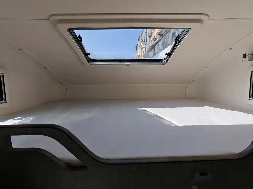 Iveco Iveco Daily 2021 3.0T Automatic SuperRider Long Axle Short Suspension High Roof Side Hinged Door F1C 2023 - thumbnail 5