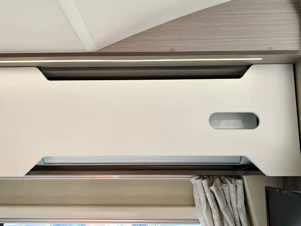 Iveco Iveco Daily 2021 3.0T Automatic SuperRider Long Axle Short Suspension High Roof Side Hinged Door F1C 2023 - thumbnail 17