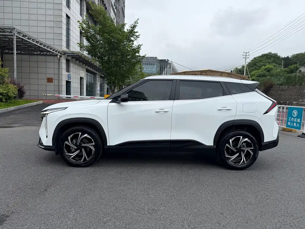 Geely Auto Boyu 2023 Cool 1.5TD Smart 2023 - thumbnail 4